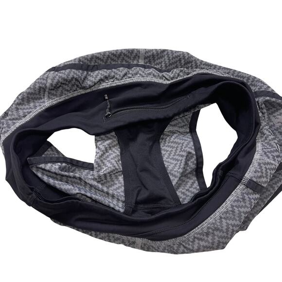 Lululemon Run Times Short 4” Mid Rise Size 4‎ Gray Black - Picture 4 of 7
